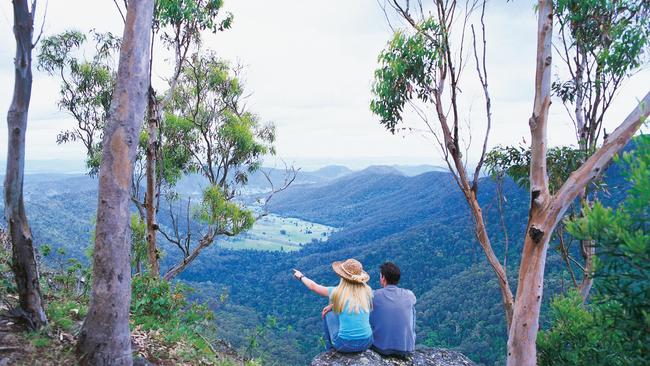 Luke's Bluff lookout on the O'Reilly's Plateau, Lamington National Park. Photo: Tourism &amp; Events Queensland