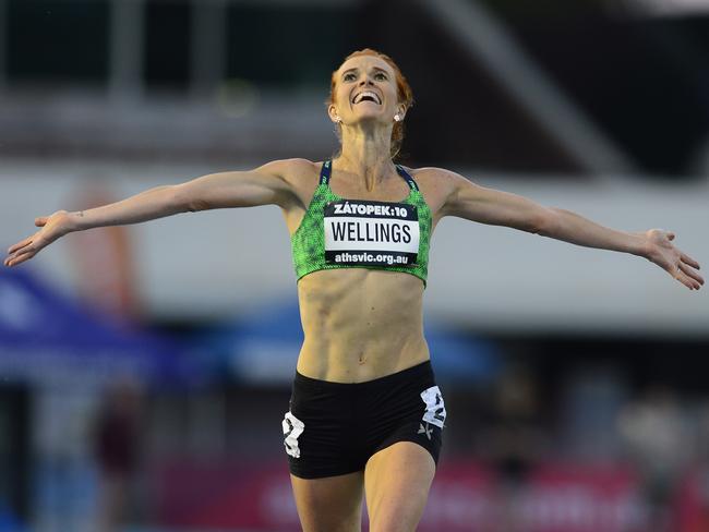 Wellings wins the Zatopek Women's 10,000m race at Lakeside Stadium. Picture: Stephen Harman