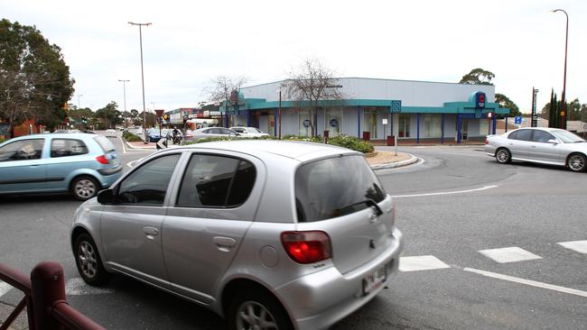 The State Government will spend $3.5 million to fix traffic issues at the Blackwood roundabout.