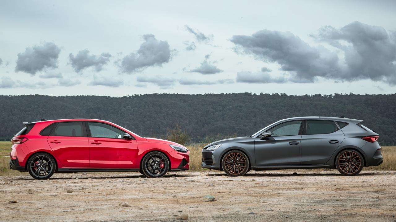 PThe Cupra edges out the Hyundai in the power stakes. Taken by Thomas Wielecki.