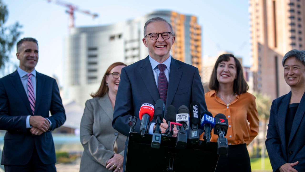 Albanese announces $400 million joint health commitment with SA govt in marginal seat