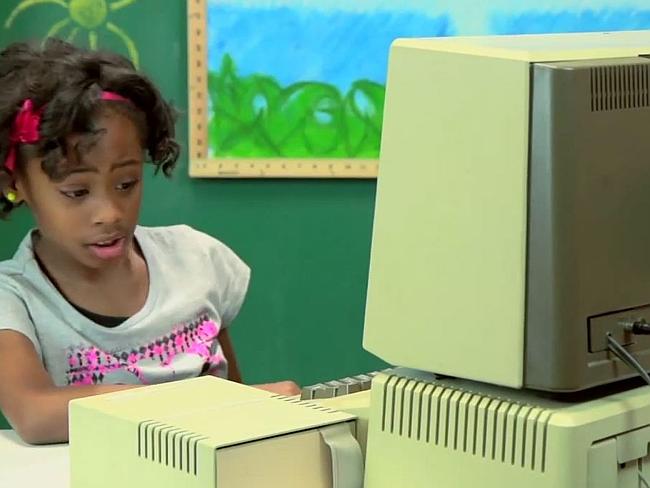 No iPad ... Brooke-Monae isn’t a fan of 1970s technology. YouTube/TheFineBros