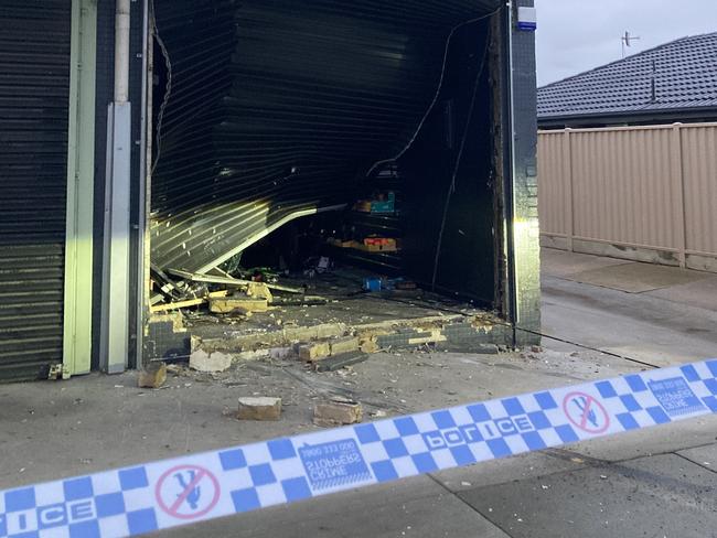 A tobacco store in Braybrook in Melbourne's west has been the target of a ram raid.