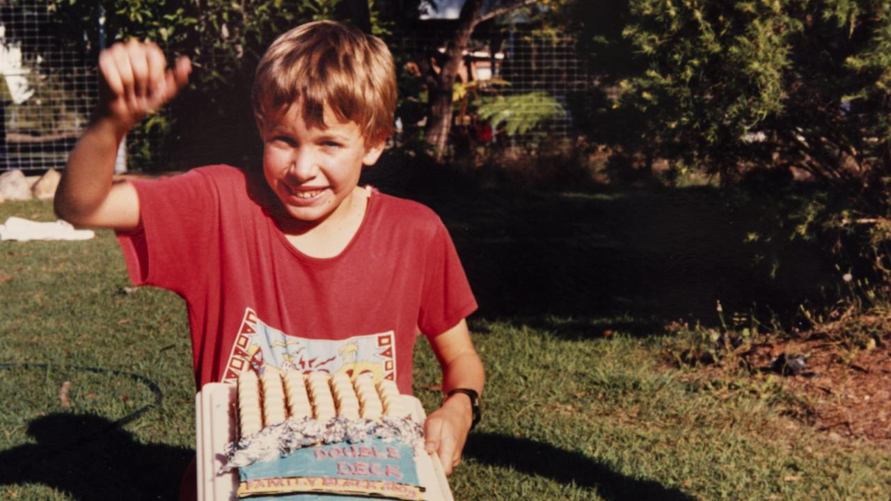 A young Duncan Pegg.