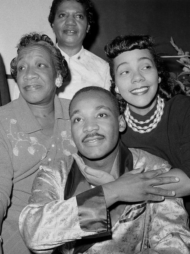 King Jr with his wife, Coretta Scott King, and his mother, Alberta Williams King, left.