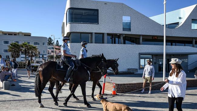 Police patrolling Bondi Beach during the current Delta outbreak. Picture: NCA NewsWire/Flavio Brancaleone