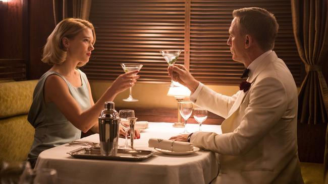 James Bond Will Drink Belvedere Martinis In 'Spectre' - AmongMen