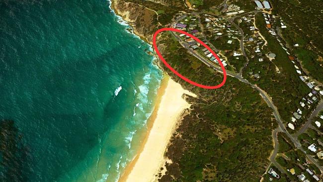 The cliff-side boardwalk will connect to the existing boardwalk at Point Lookout. Picture: Google Earth.