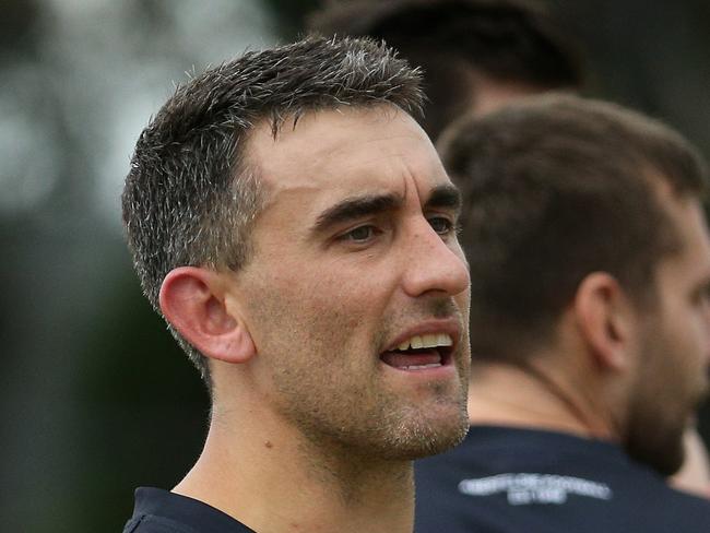 EDFL Footy: Aberfeldie v Maribyrnong Park: Adam Marcon of Aberfeldie encourages his teamSaturday, April 2, 2022, in Aberfeldie, Victoria, Australia. Picture: Hamish Blair