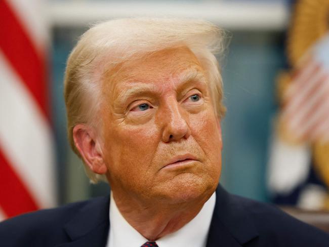 WASHINGTON, DC - JANUARY 20: President Donald Trump signs executive orders in the Oval Office on January 20, 2025 in Washington, DC. Trump takes office for his second term as the 47th president of the United States.   Anna Moneymaker/Getty Images/AFP (Photo by Anna Moneymaker / GETTY IMAGES NORTH AMERICA / Getty Images via AFP)