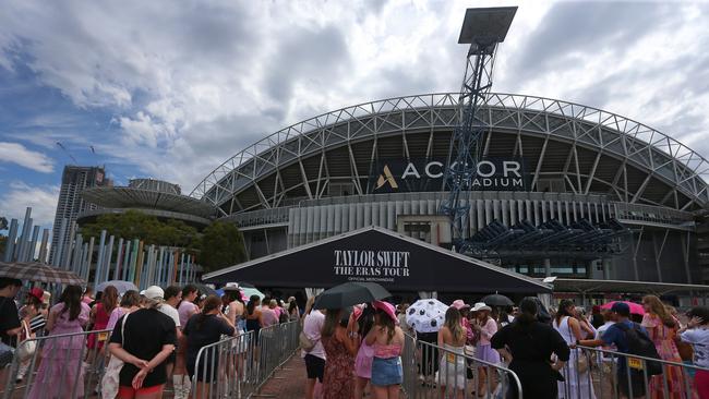 Swifties have been standing in scorching hot weather while waiting for their chance to enter the concert. Picture: Lisa Maree Williams/Getty Images