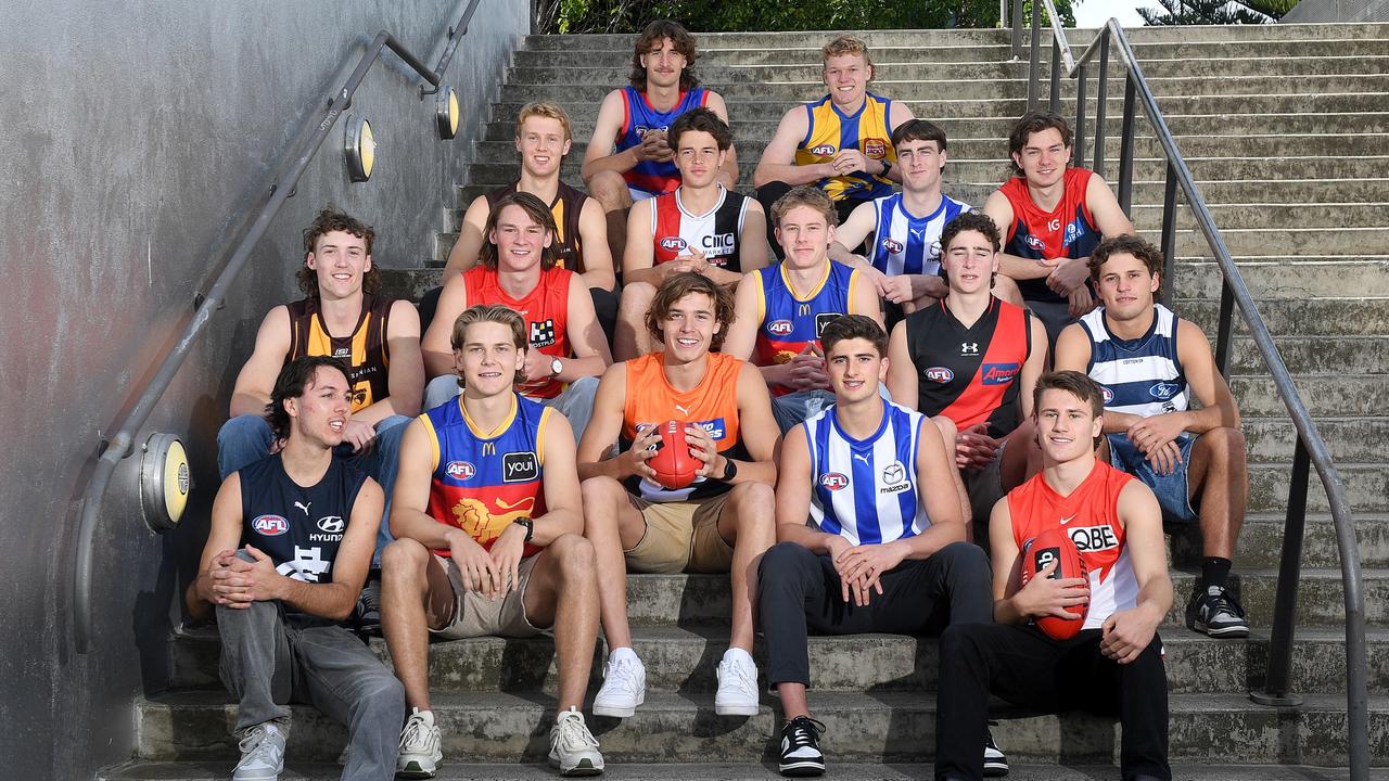 MELBOURNE, AUSTRALIA – NOVEMBER 29: Players drafted in the first round pose during the 2022 AFL Draft Victorian-Based Players Media Opportunity at Marvel Stadium on November 29, 2022 in Melbourne, Australia. (Photo by Morgan Hancock/Getty Images)