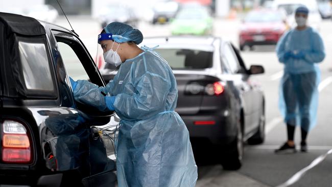 Overseas travellers not from the African nations will need a PCR test on day six after they arrive in NSW. Picture: NCA NewsWire / Jeremy Piper