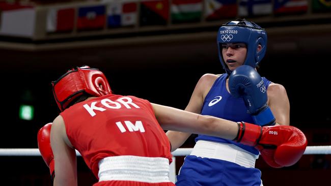 Skye Nicolson avoids a punch from Aeji Im (L) of South Korea. Picture: Buda Mendes/Getty