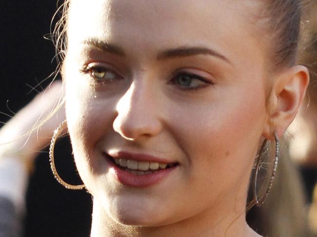 Sophie Turner arrives at the Season 5 premier of "Game of Thrones" at the War Memorial Opera House, Monday, March 23, 2015, in San Francisco. (Photo/George Nikitin, Invision]/AP)