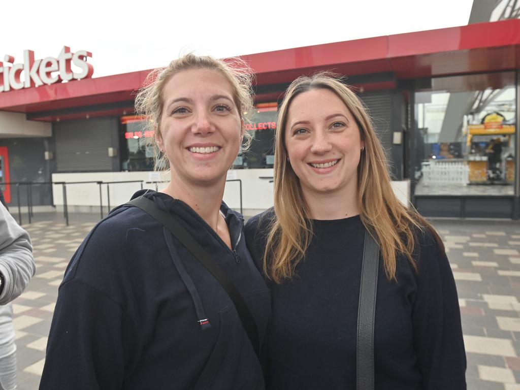 Fans outside the Snoop Dogg Concert at the Adelaide Entertainment centre. Picture: Keryn Stevens