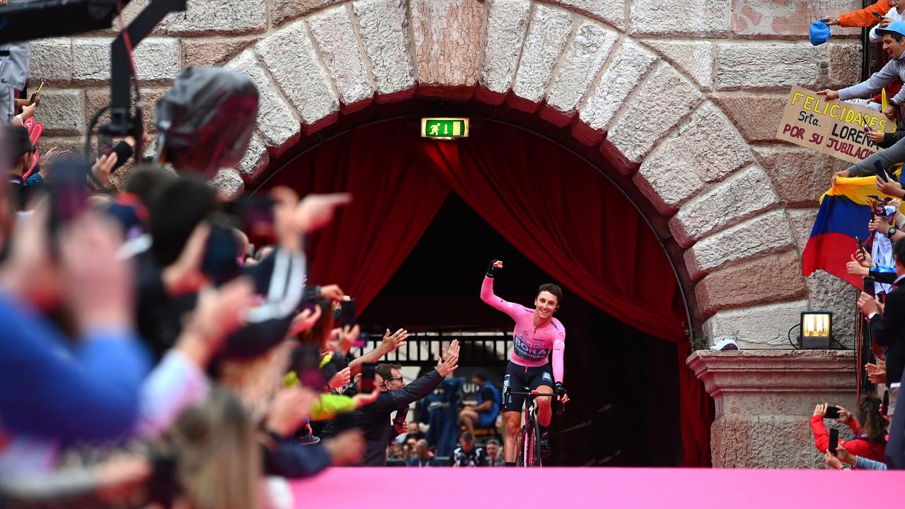 Jai Hindley crosses the finish line in Verona. Picture: Tim de Waele/Getty Images