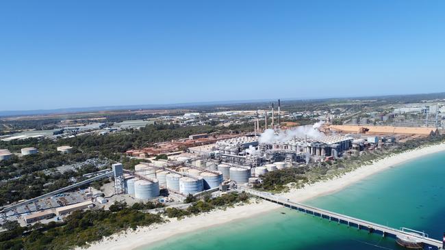 Alcoa is closing its Kwinana alumina refinery in Western Australia.