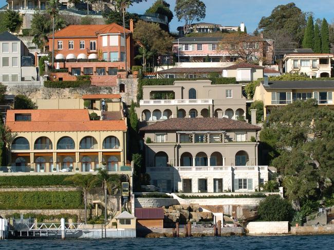 How much did recruitment king Andrew Banks pay for his waterfront Point Piper mansion?