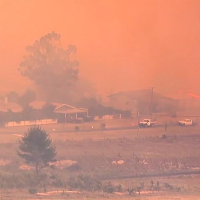 Videos showing the QFES response to major bushfires at Wallangarra