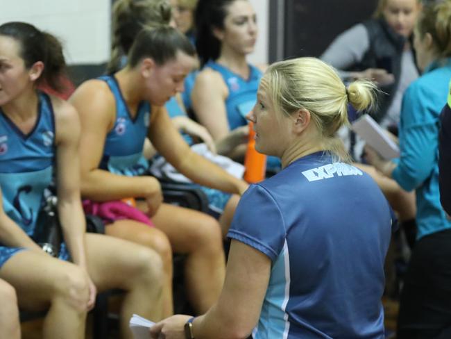 Boroondara Express coach Kayla McQuade talks with her players. VNL (Championship Division Netball)-VNL (Championship Division Netball). Wednesday, May 2. 2018. Picture: David Crosling