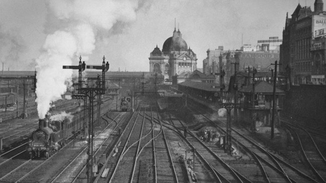 Princes Bridge Station, pictured in 1918, stood in the shadow of its sibling Flinders St. Picture: State Library of Victoria