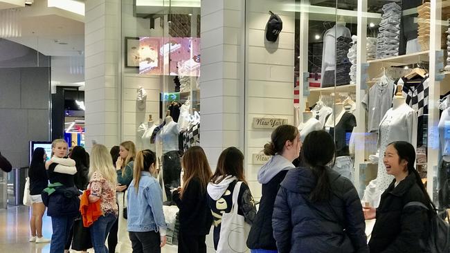 Crowds of shoppers in Westfield Bondi Junction on Monday. Pic: Dylan Robinson