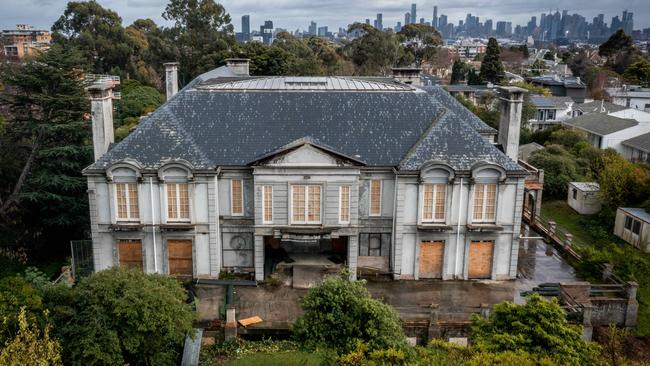 The Toorak ‘ghost mansion’ bought by Edward Craven for $80m. Picture: Jake Nowakowski