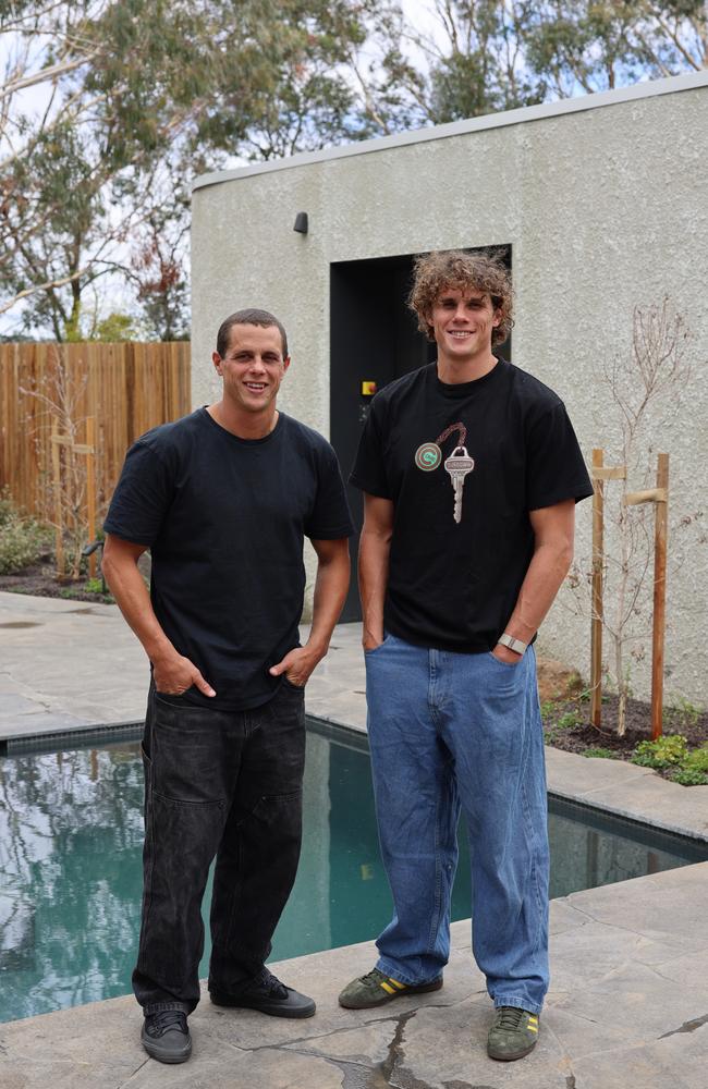 ‘We used to play rollerblade hockey in the shed!’ Charlie Curnow, right, with his brother Ed Curnow – who played 221 games for Carlton. Picture: Supplied