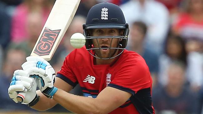 Debutant Dawid Malan powered England to victory in the decider against South Africa.