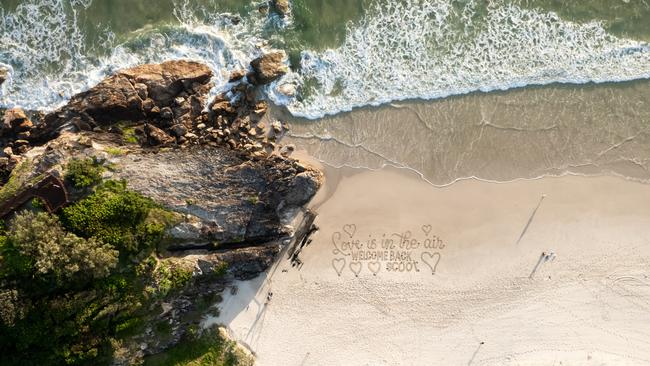 The Gold Coast rolled out the welcome mat for the return of Scoot Airlines with a Valentine’s Day message in the sand at North Burleigh.