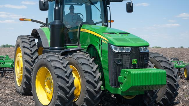 John Deere confirms launch of 8400R will be end of this year | The ...