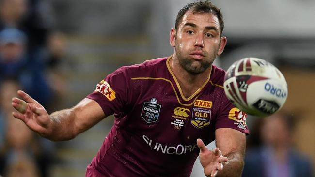 Cameron Smith of the Queensland Maroons passes the ball during State of Origin Game 3 between the Queensland Maroons and the NSW Blues, at Suncorp Stadium in Brisbane, Wednesday, July 12, 2017. (AAP Image/Dan Peled) NO ARCHIVING, EDITORIAL USE ONLY