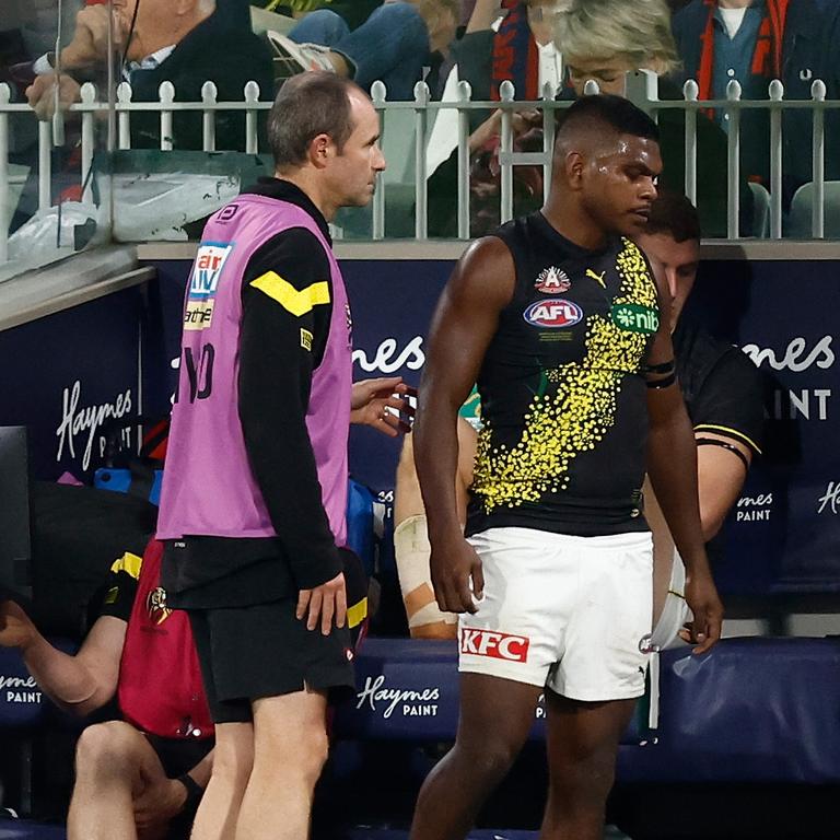 Scans have revealed a minor hamstring injury for Maurice Rioli Jr, who limped off late in the Tigers’ loss to Melbourne with hopes he was only suffering a cramp. Picture: Michael Willson / Getty Images