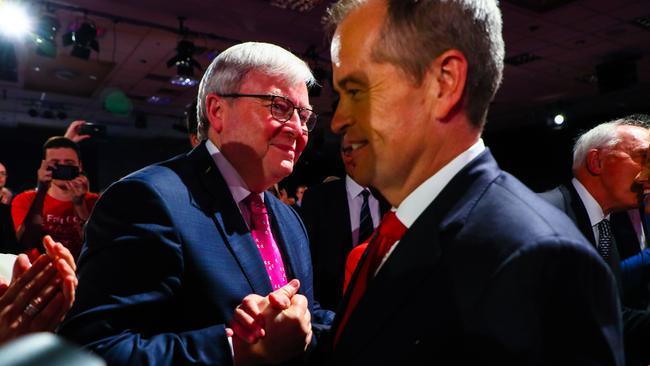 Kevin Rudd only does cool handshakes. Picture: AFP