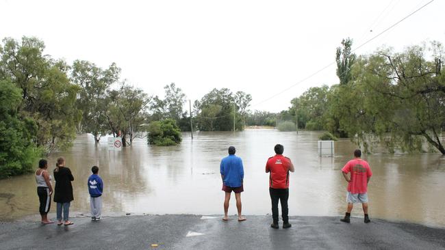 Irrigators have battled for 13 years to gain floodplain harvesting licenses, but NSW Water Minister Kevin Anderson wants to reopen the gate.