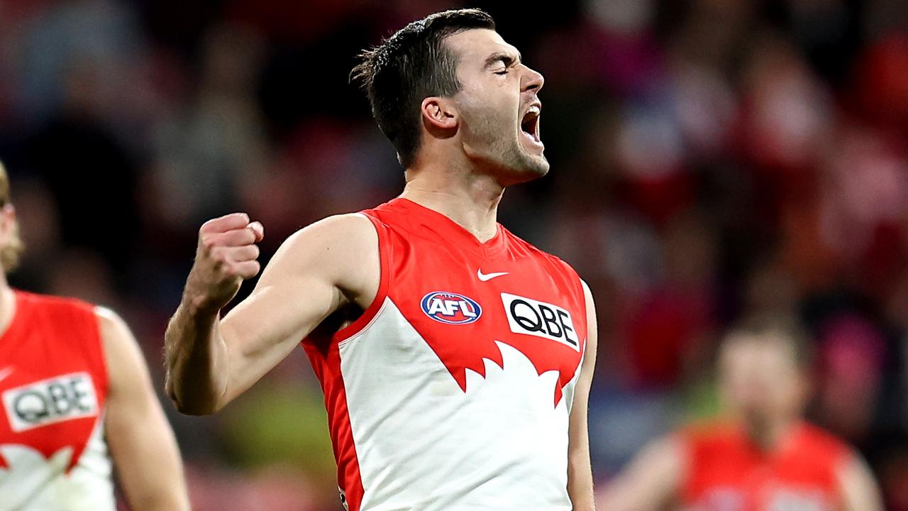 Another key Swan rejects rival offers; Dogs tall responds to speculation on future: Trade Whispers