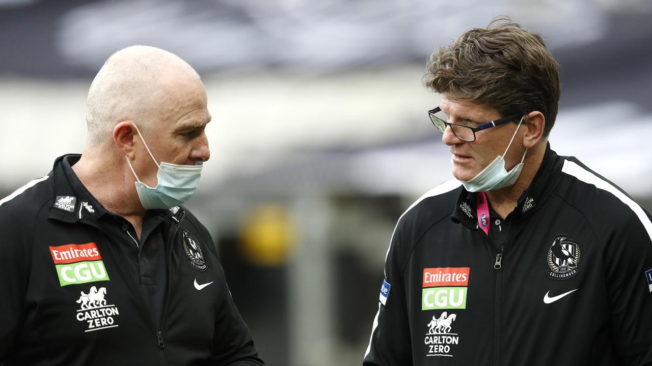 Robert Harvey chats with Pies footy boss Graham Wright. Picture: Darrian Traynor/Getty Images