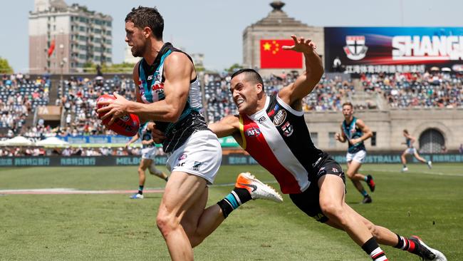 Travis Boak had 33 disposals on the weekend, taking his season average to 32. Picture: Michael Willson.