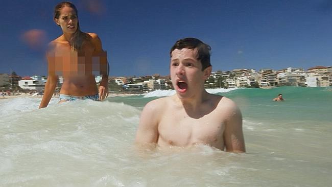 Australian Beach Scenes Nudes - Aussie babe Marissa Wynne bares all on Modern Family Australian episode |  news.com.au â€” Australia's leading news site