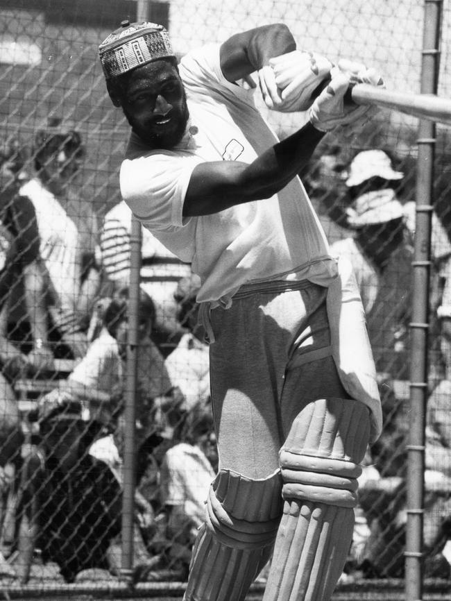 Viv Richards in the Adelaide Oval nets during play.