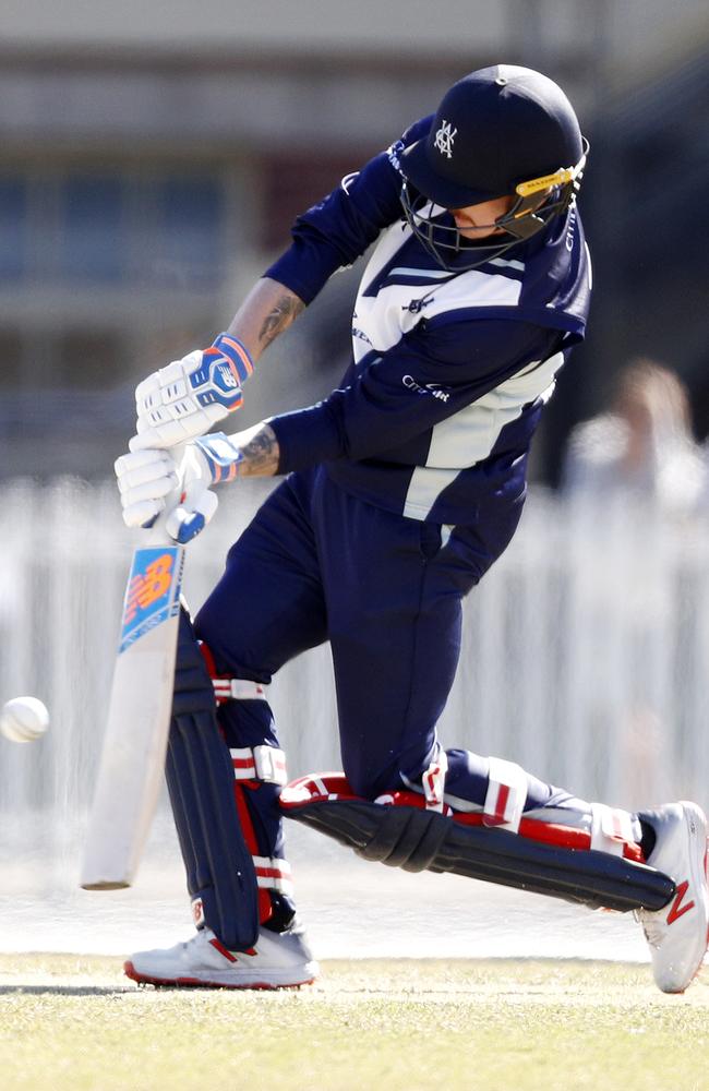 Nic Maddinson batting for the Vics in the JLT series.