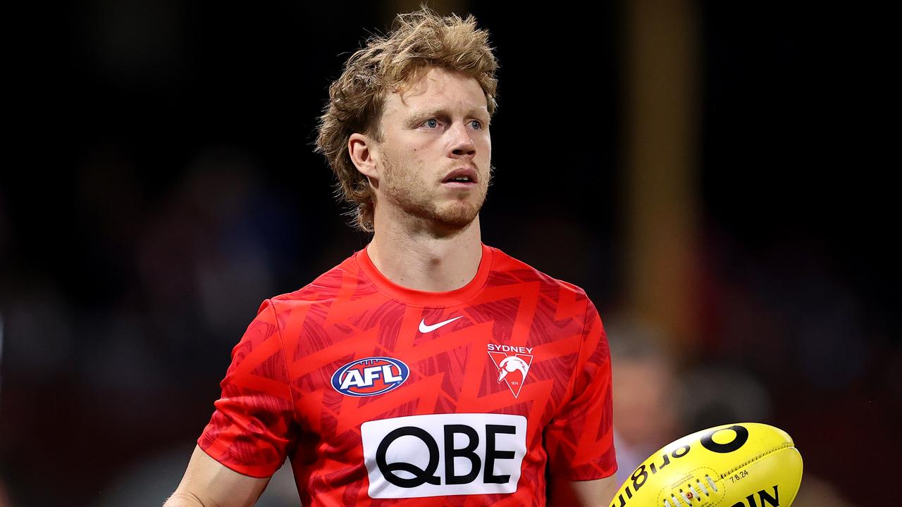 SYDNEY, AUSTRALIA - AUGUST 09: Callum Mills of the Swans warms up prior to the round 22 AFL match between Sydney Swans and Collingwood Magpies at SCG, on August 09, 2024, in Sydney, Australia. (Photo by Brendon Thorne/AFL Photos/via Getty Images)