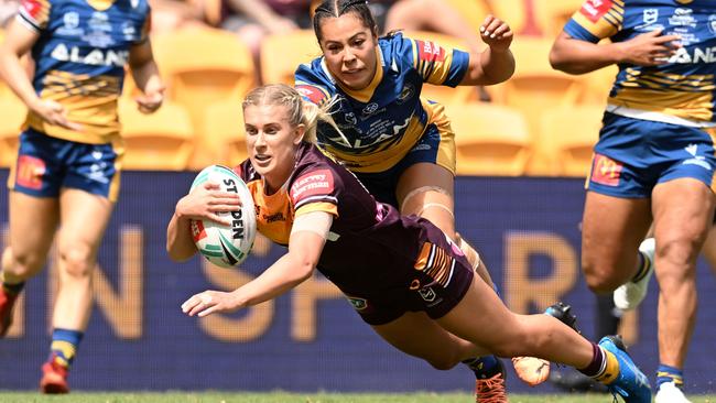 Shenae Ciesiolka of the Broncos scores a try during the round five NRLW match between the Brisbane Broncos and the Parramatta Eels at Suncorp Stadium, on March 27, 2022, in Brisbane, Australia. (Photo by Dan Peled/Getty Images)