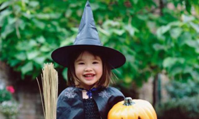 Witch costume: make a witch's hat