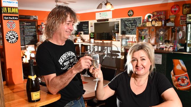 Mark and Tanya Crago pose for a photograph at Pepper Tree Aldinga, Adelaide on Wednesday the 2nd of October 2019. Their business, Pepper Tree runs live music and has a restaurant has been nominated for the Onkaparinga Business Awards   (AAP/Keryn Stevens)