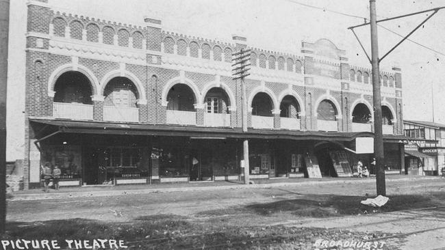 Warringah Council was offered the chance of buying Arlington Hall in 1938. Photo State Library of NSW