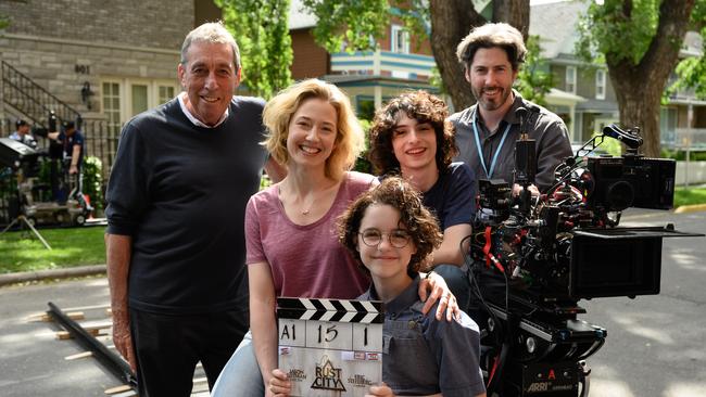 Ivan Reitman was recently on set of Ghhostbusters: Afterlife with Carrie Coon, Mckenna Grace, Finn Wolfhard, and his son Jason Reitman.