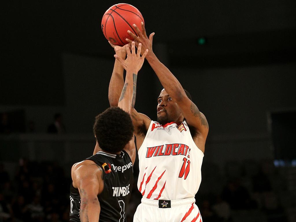 Bryce Cotton Hits Game Winning Shot Against Melbourne United