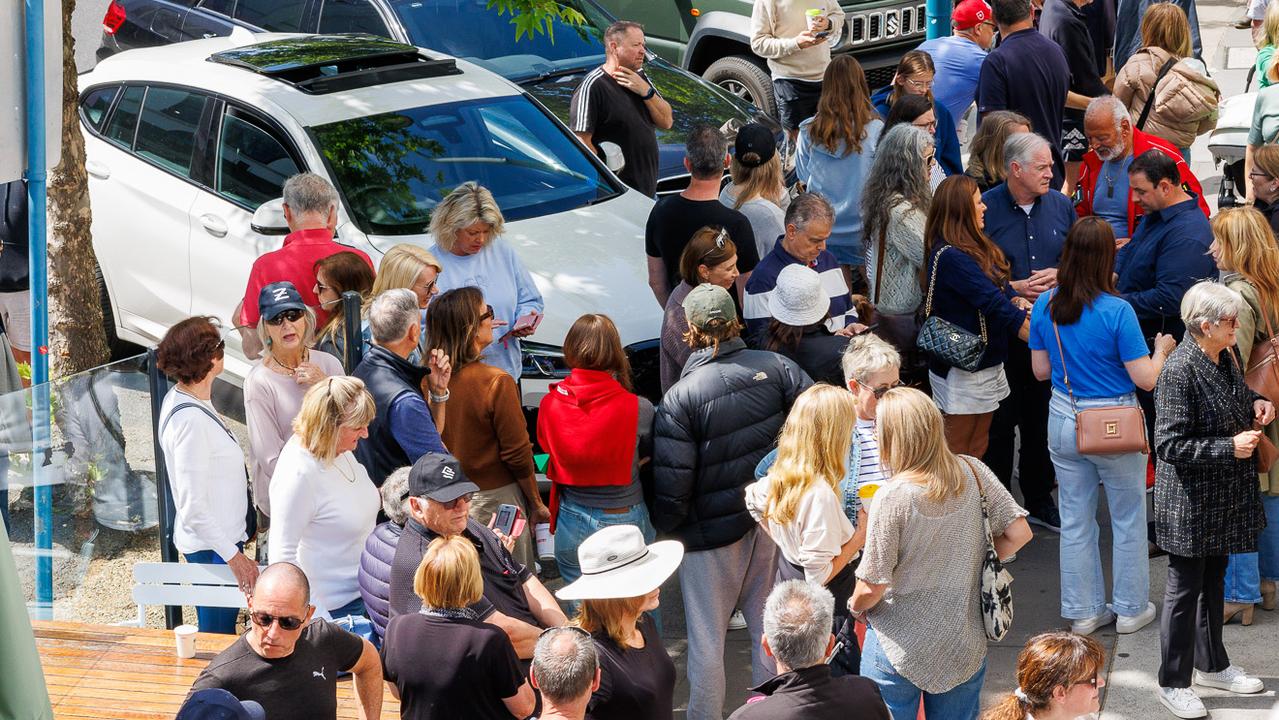 Furious Bayside locals gather at Jacinta Allan presser to protest fast-tracked towers